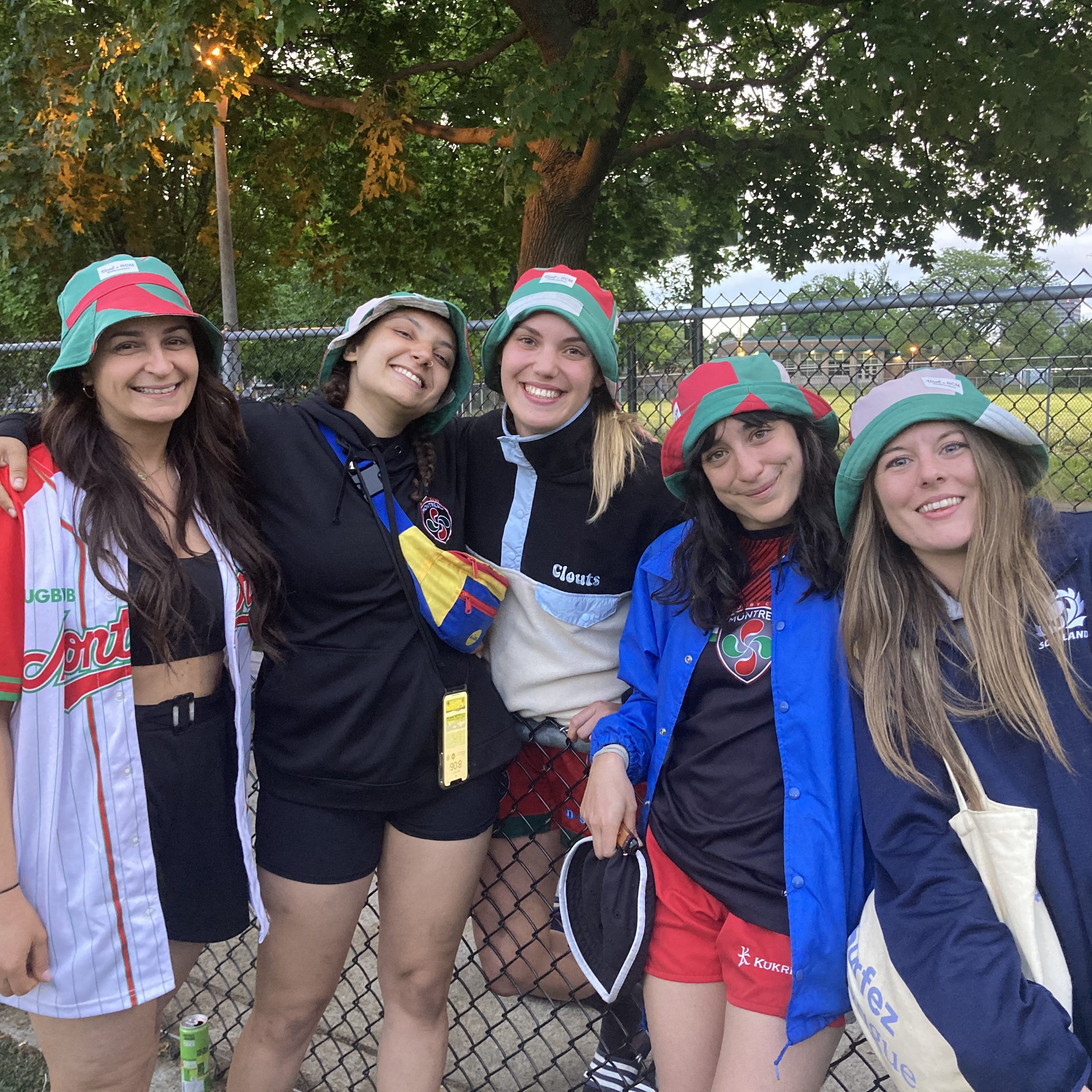 chapeaux personnalisés à partir de maillots du rugby club Montreal, RCM