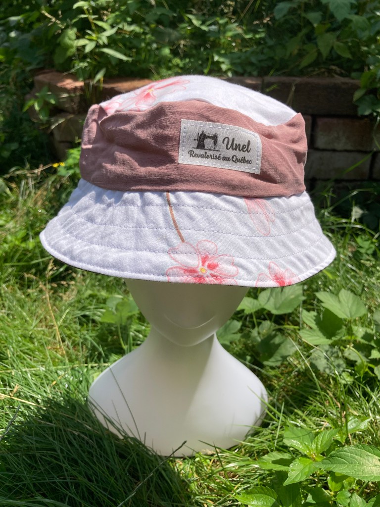 Chapeau surcyclé rose uni et à fleurs - taille S