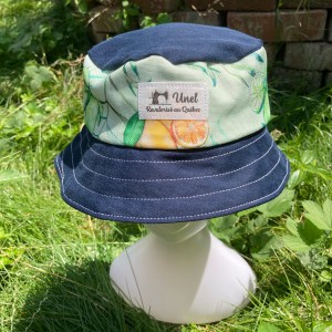 Chapeau surcyclé à motifs agrumes, vert et bleu marine - taille S