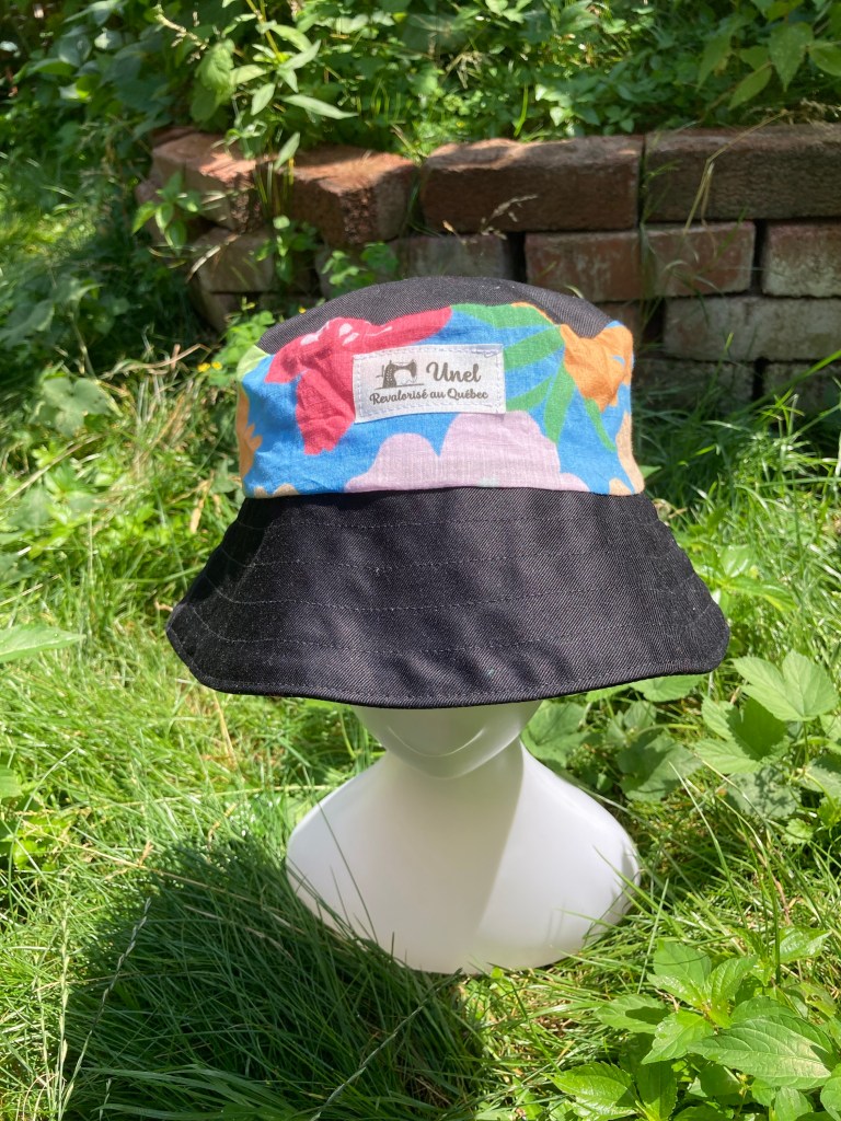 Chapeau surcyclé jean noir et coloré - taille S