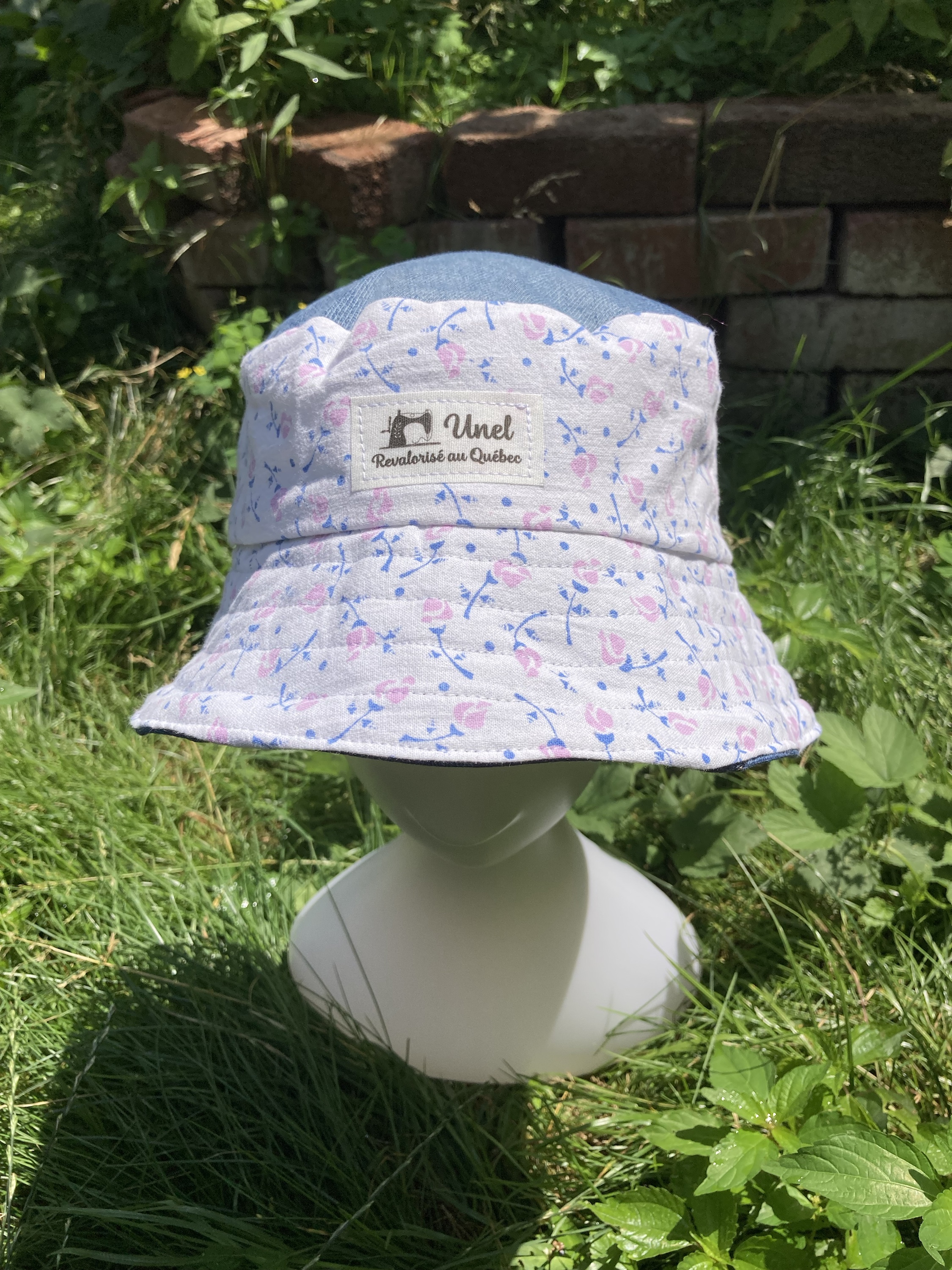 Chapeau surcyclé rose à fleurs - taille M – Image 3